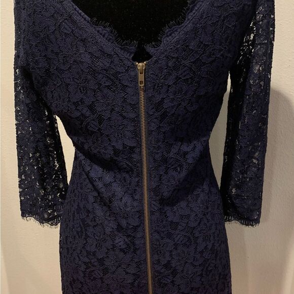 Diane von Furstenberg Navy Lace Sheath Dress | Size 12 | 3/4 Sleeve Cocktail - Picture 3 of 10